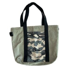 Bloomingdales Canvas Camo Accent Tote Bag in Olive & Black